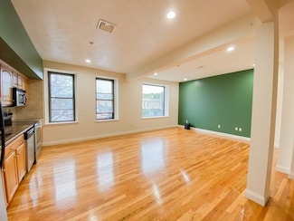 1008 Bennington St Unit 3A, Boston, MA 02128