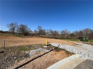 1400 E Ferbrashe Ct, Siloam Springs, AR 72761