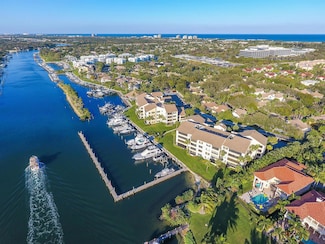 311 Oak Harbour Dr, Juno Beach, FL 33408