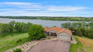 45201 Fox Dr, Humboldt, SD 57035