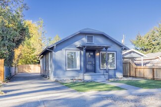 362 SW K St, Grants Pass, OR 97526