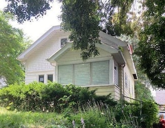 2467 N 57th St, Milwaukee, WI 53210
