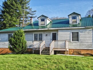 119 Dickerson St SE, Coeburn, VA 24230