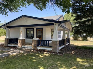 806 W 5th St, Filer, ID 83328