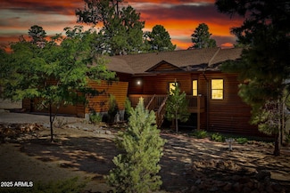 1970 Twin Pines Trail, Overgaard, AZ 85933