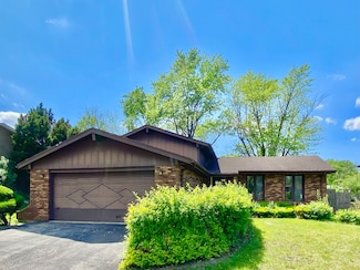 22962 Bruce Dr, Richton Park, IL 60471