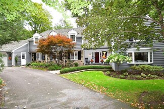 40 Windrush Dr, Chagrin Falls, OH 44022
