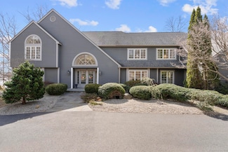 29 High Point Dr, East Hampton, CT 06424