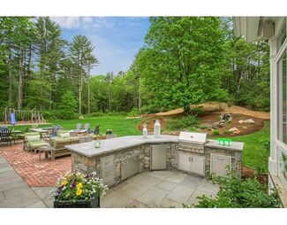 133 Partridge Ln, Carlisle, MA 01741