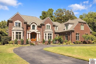 6 Highlands Dr, Paducah, KY 42001