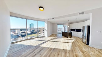 333 W Trade St Unit 1207, Charlotte, NC 28202
