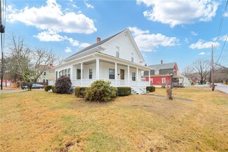 81 Remington Ave, Oakland, RI 02858