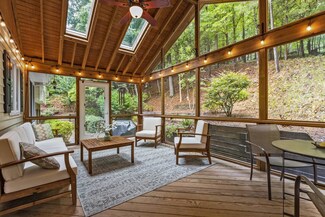 108 Rhododendron Ct, Chapel Hill, NC 27517