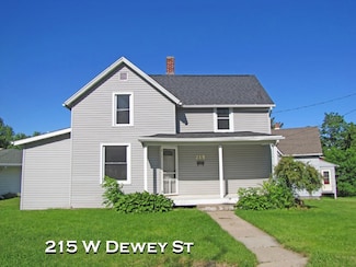 215 W Dewey St, Platteville, WI 53818