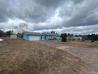 208 Kawbawgam Rd, Marquette, MI 49855