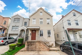 332 Pine St, Elizabethport, NJ 07206