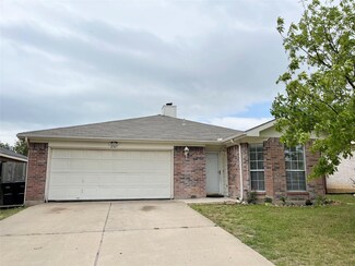 2367 Kelton St, Fort Worth, TX 76133