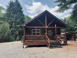 560 Nut Cracker Rd, Clarington, PA 15828