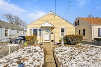 26 Yale Ave, Pawtucket, RI 02860
