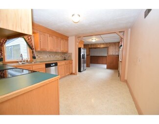 15 Glendower St, Avon, MA 02322