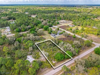 1221 Columbus Ave, Lehigh Acres, FL 33972
