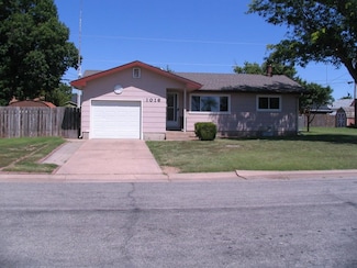 1016 Coolidge St, Great Bend, KS 67530