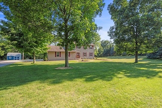 W6085 Whispering Ln, Plymouth, WI 53073