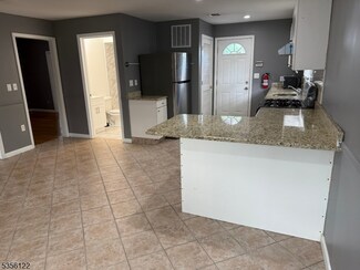 370 Davis Ave, Kearny, NJ 07032