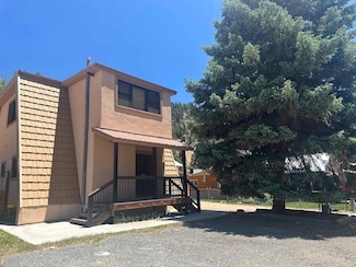 602 1/2 E High St, Red River, NM 87558