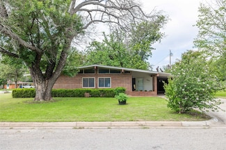 1907 Brooke Ln, Brownwood, TX 76801