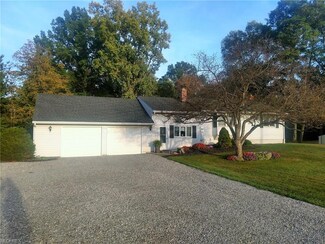 1829 N Salem Warren Rd, North Jackson, OH 44451