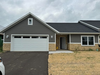 190 Antoine St Unit 1, Mineral Point, WI 53565