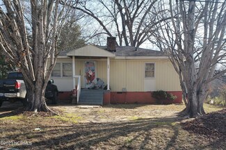 122 Garrett St, Rockingham, NC 28379
