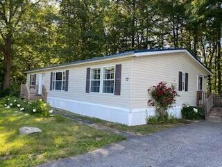 13 Cedar Dr, Kittery, ME 03904
