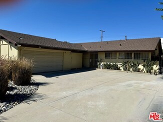 8207 Variel Ave, Canoga Park, CA 91304