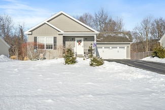 4 School Rd, Poestenkill, NY 12140
