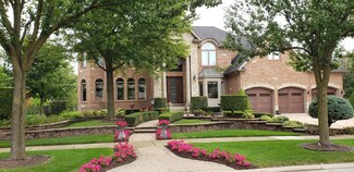 1751 Baybrook Ln, Naperville, IL 60564