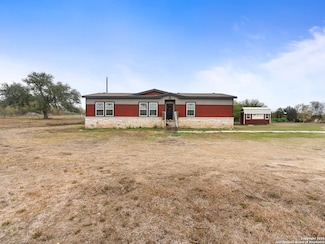 3809 Callihan Rd, Luling, TX 78648