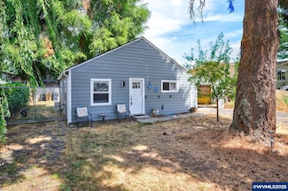 1116 Poplar St, Sweet Home, OR 97386