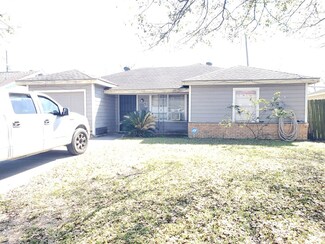 1419 Ogilvie St, Houston, TX 77017