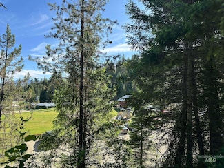 5 Fir Dr, Cascade, ID 83611