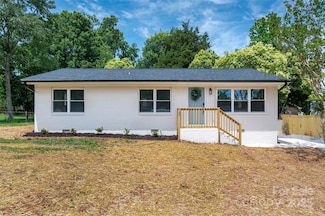 756 Logan St, Mooresville, NC 28115