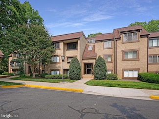 1657 Parkcrest Cir Unit 300, Reston, VA 20190