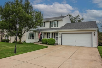 W143N9927 Ridgewood Ln, Germantown, WI 53022