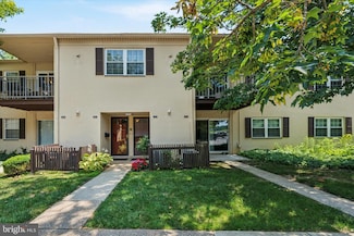 290 Old Forge Crossing Unit 290, Devon, PA 19333