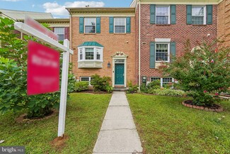 5 Valley Crossing Cir, Cockeysville, MD 21030