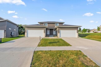 4212 Mourning Dove Dr, Waterloo, IA 50702