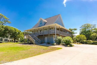 111 Sandpiper Ln, Atlantic Beach, NC 28512