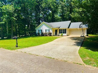 6533 River Hill Dr, Flowery Branch, GA 30542