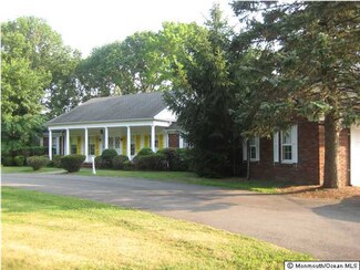 28 Laurelwood Dr, Colts Neck, NJ 07722